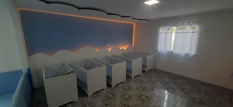 Dormitório com berços